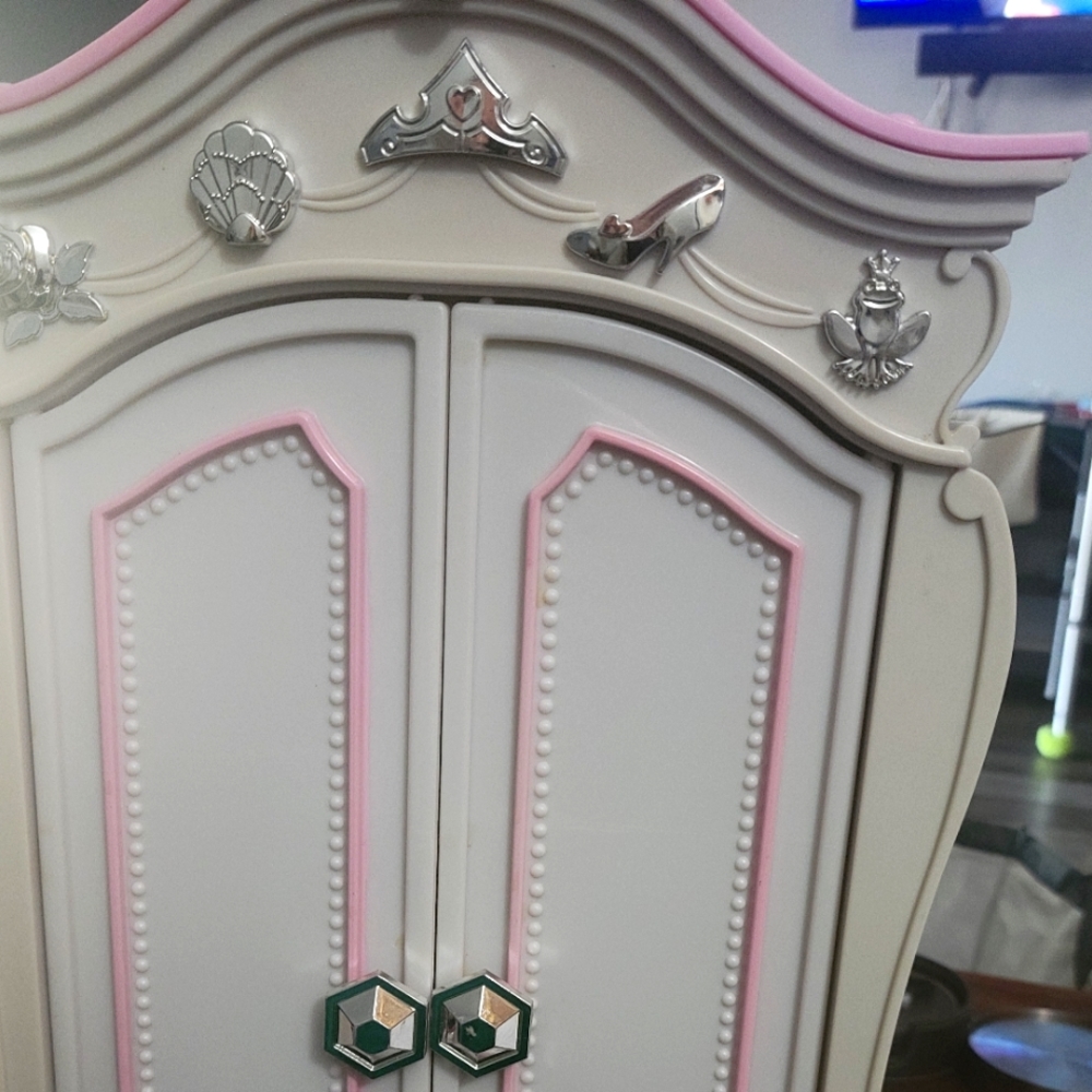 Disney princess and me wardrobe armoire